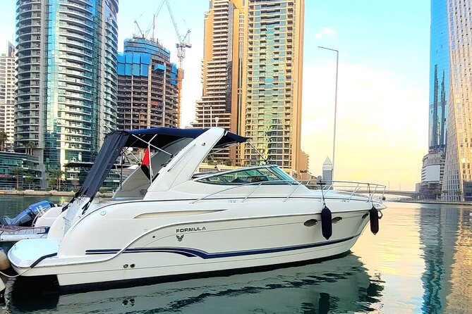 Dubai: Private Yacht Cruise on a 34 Ft Yacht - JBR, Ain Dubai, and Bluewaters: the Ferris wheel view with ocean context