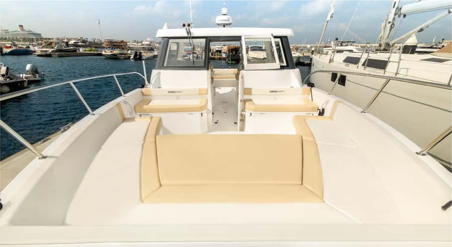 Dubai: Private Yacht Tour 36ft (+1 hr free) offer till Sep15 - The crew experience: what “great captain and crew” means for you