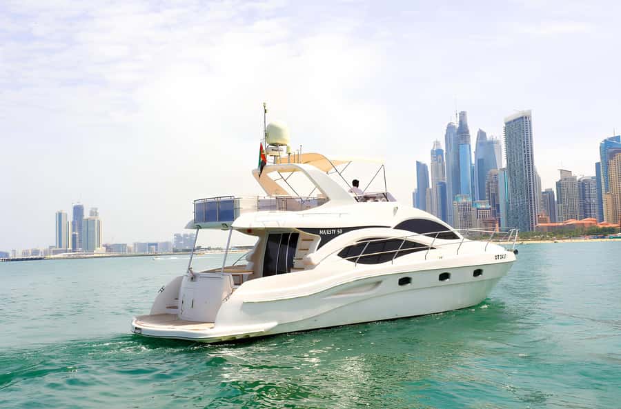 Dubai: Private Yacht Tour Experience with Soft Drinks - Key things to know before you board