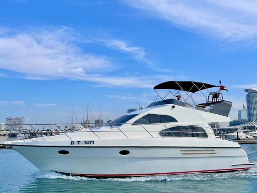 Dubai:Private Yacht with and Burj Al Arab Sightseeing. - Price and what you really get for $370 per group (up to 15)