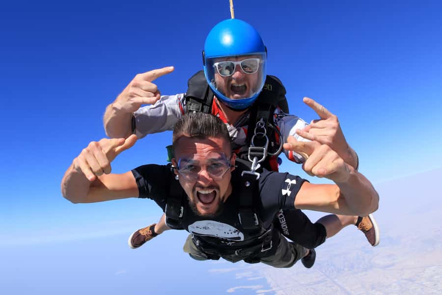 Dubai: Skydive at The Palm with Photos, Video & Yacht Tour - Who Should Book This Palm Tandem Jump (and Who Might Skip It)