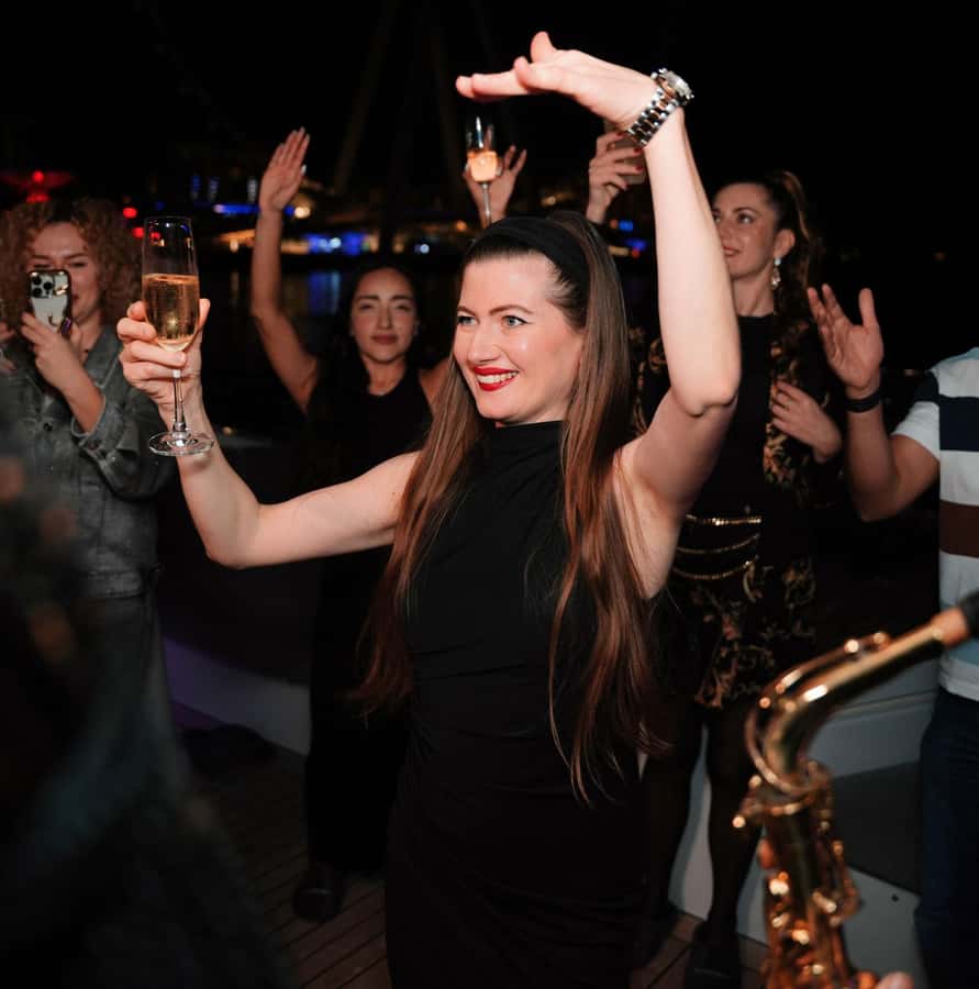 Dubai: Superyacht Experience with Party & Live DJ - Key things to know before you go