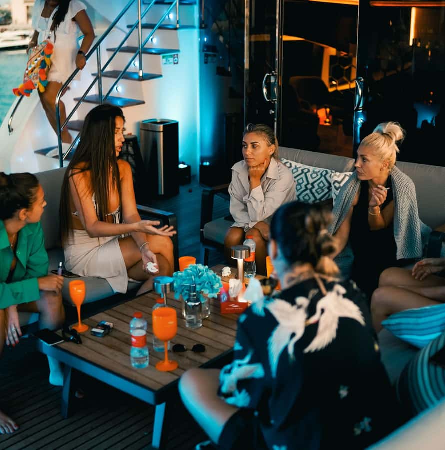 Dubai: Superyacht Experience with Party & Live DJ - Boarding at Berth-AA: the taxi drop-off that can confuse you