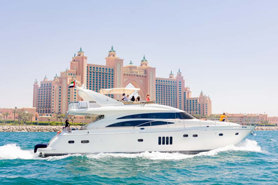 Dubai: The Luxury Yacht Tour with Live BBQ Option - What’s included onboard: drinks, music, wifi, and the BBQ decision
