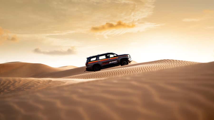 Dubai Waves & Dunes: Luxury Yacht Cruise w/ Red Dunes Safari - Sandboarding on Silky Dunes (No Experience Required)