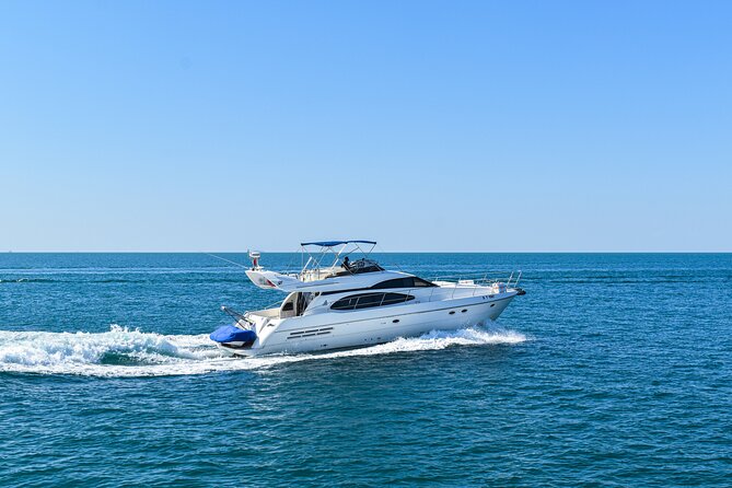 Dubai Yacht Rental - Book 58 ft Private Yacht up to 28 persons - Cruise durations and routes: how to choose 2, 3, or 4 hours