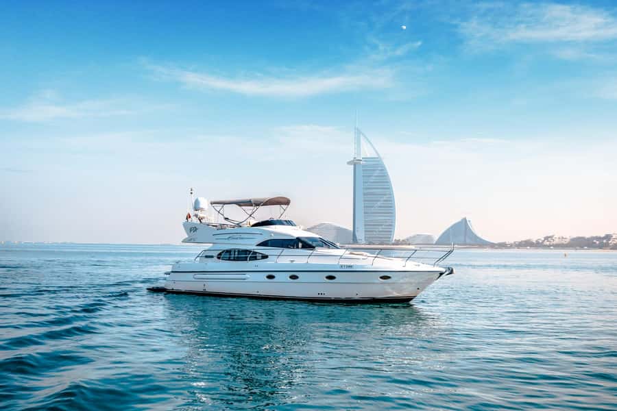 Dubai Yacht Tour - Boat Trip upto 12 guests Private event - Route options: how to choose the right duration for the exact sights you want