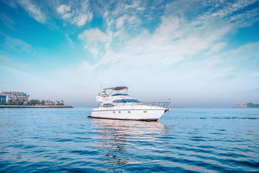 Dubai Yacht Tour - Boat Trip upto 12 guests Private event - The crew: the difference between a ride and an experience