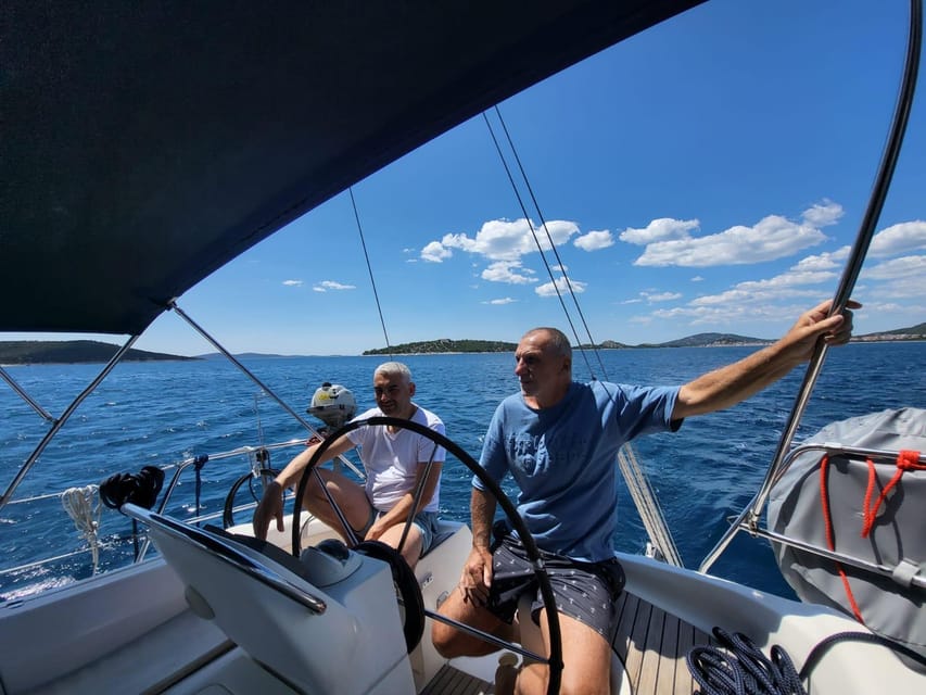 Dubrovnik yacht cruise - Private tour to Elafity & Blue cave - What’s included on board (and what you’ll pay for)