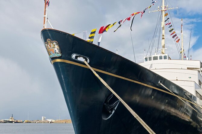 Edinburgh Shore Excursion: City Tour and Royal Yacht Britannia - Edinburgh Castle: Stone of Destiny, Crowds, and 2.5 Hours That Go Fast