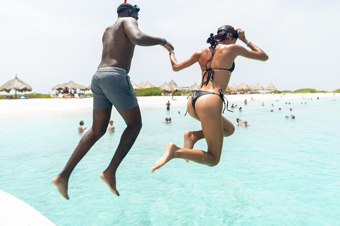 Exclusive 38ft Yacht Charter Experience in Klein Curaçao - Private charter service: what the praised crew experience signals