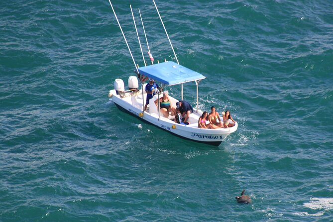 Exclusive 7 bays of Huatulco by Panga Boat or Yacht. - Playa La Entrega and El Bufadero blowhole: the ocean makes noise