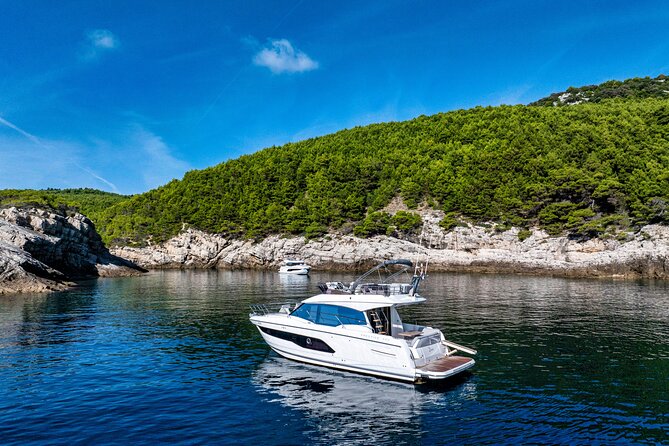 Exclusive Luxury Yacht Tour of the Elaphiti Islands - A private luxury yacht loop around Dubrovnik’s island neighbors