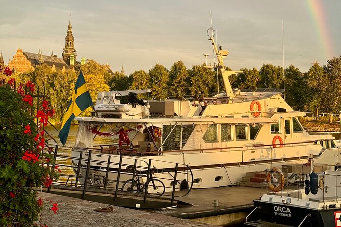 Exclusive Yacht Tour of Stockholm: sunset, dinner, lunch, cruise - The Harbor Warm-Up Loop: Drinks, Snacks, and Instant Orientation
