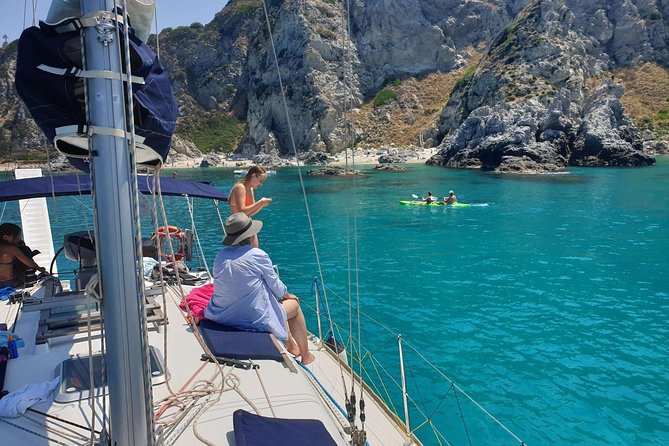 Excursion by Sailing Yacht - Pacing, group size, and deck comfort on a max-16 yacht