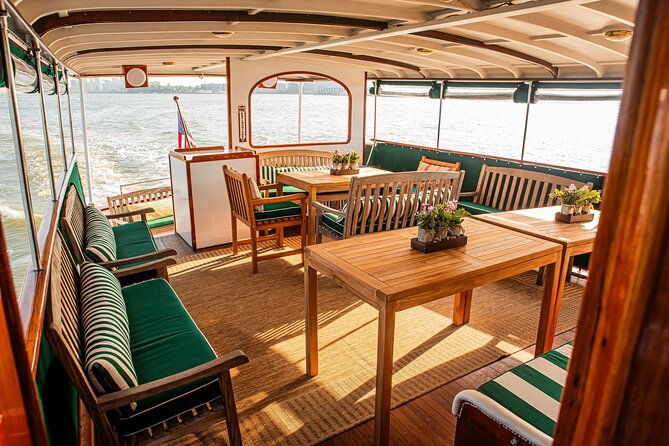 Fall Foliage Cruise on Yacht Full Moon from Chelsea Piers - Price and value: what $110.92 gets you (and what it doesn’t)