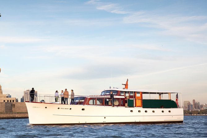 Fall Foliage Cruise on Yacht Full Moon from Chelsea Piers - The Hudson waterfront cruise: where fall color meets the city