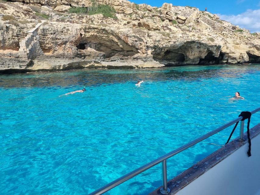 Favignana and Levanzo in relax with yacht Floen - Favignana: photo stops, snorkeling, lunch onboard, and real town time