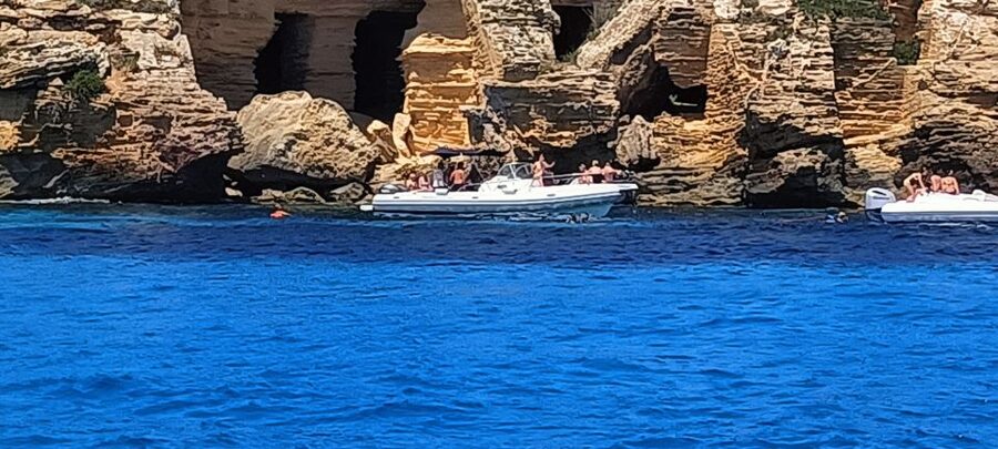 Favignana and Levanzo in relax with yacht Floen - Levanzo: emerald-bay cruising and champagne tasting