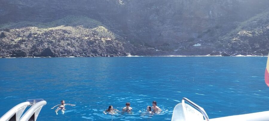 From Tazacorte: Fast Yacht Tour of La Palma - Starting at Puerto de Tazacorte: the 2-hour loop that returns you to base