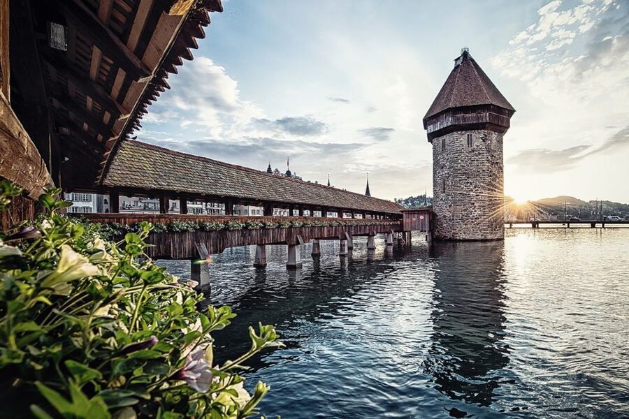 From Zurich: Day Trip to Lucerne with Optional Yacht Cruise - The Zurich-to-Lucerne coach ride: views plus a smart orientation