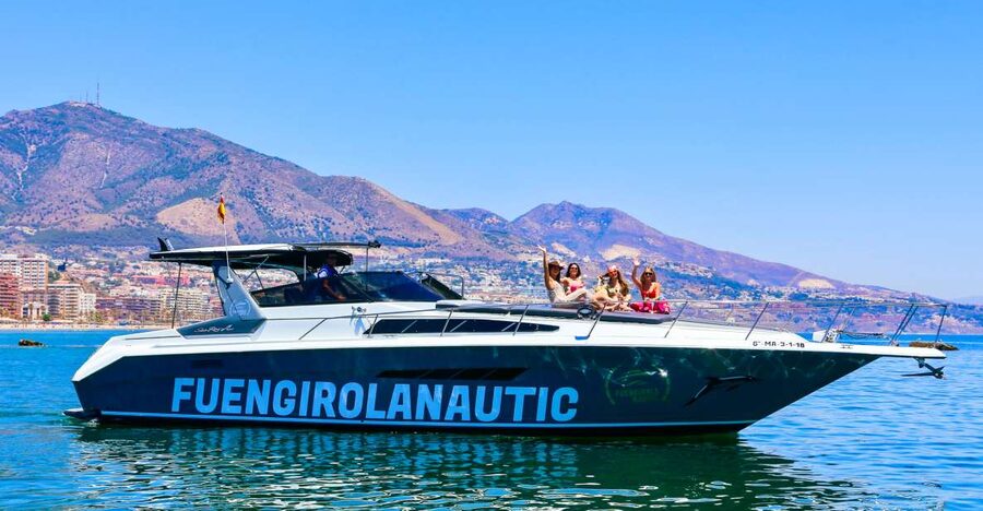 Fuengirola: Dolphin Watching by Yacht with Snacks and Drinks - Setting Sail from Fuengirola Port: where the fun actually starts