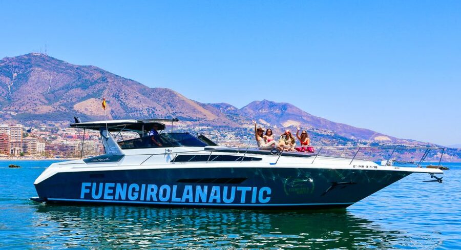 Fuengirola: Dolphin Watching by Yacht with Snacks and Drinks - The dolphin search: how the captain turns spotting into a skill