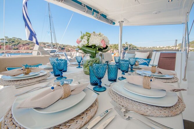 Full Day Yacht Tour in Catamaran Naxos Greece - Swimming and snorkeling stops around Naxos: more chances than you expect