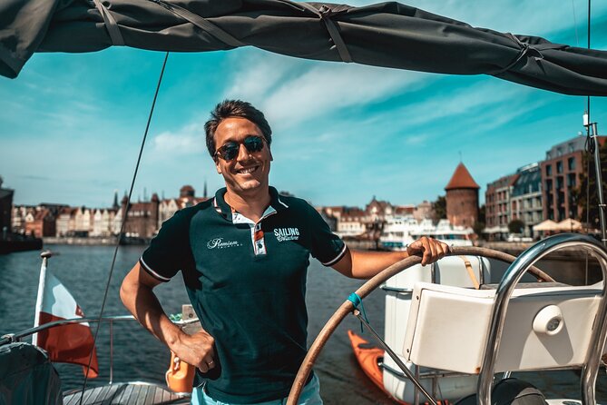 Gdańsk: Motlawa and Port yacht cruise with Welcome Drink - Key things to know before you go