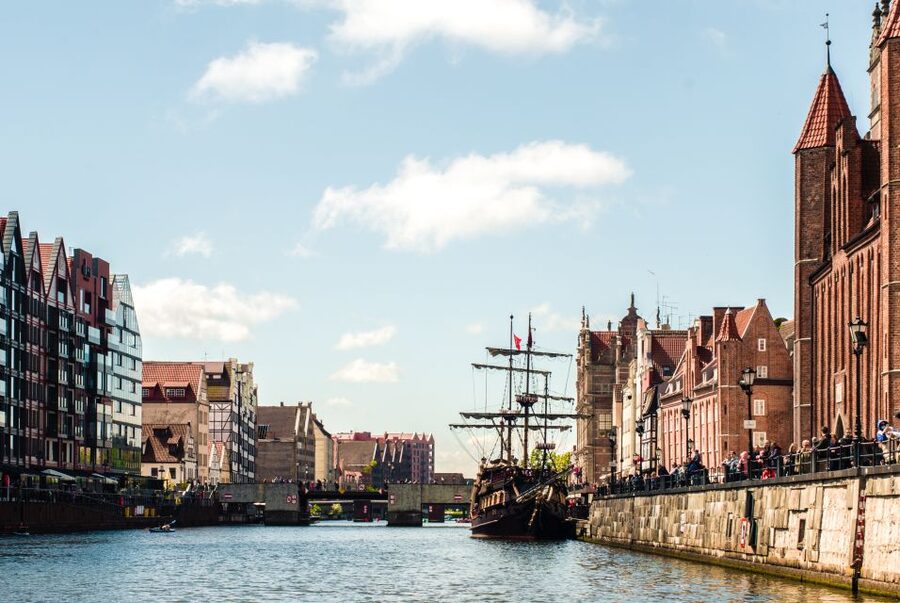 Gdańsk: Motlawa River Yacht Cruise - The 45-Minute Route: Green Bridge, Crane, Fish Market, Brabank