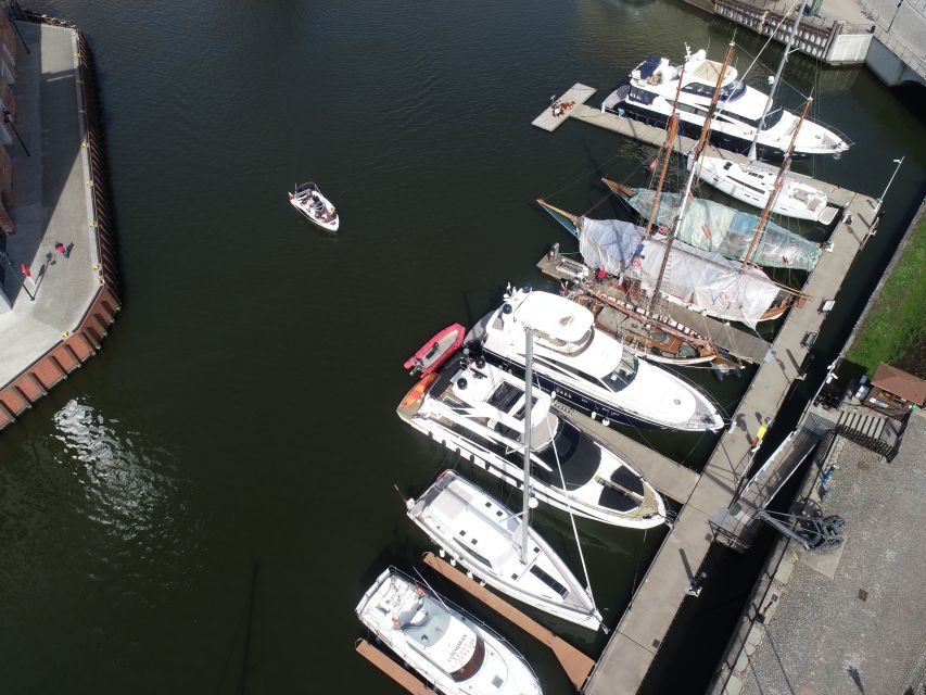 Gdańsk: Motlawa River Yacht Cruise - Teutonic Castle Remains and the Long Seacoast Water Gates