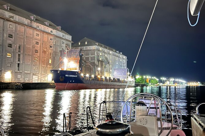 Gdansk: Scenic Evening Yacht Cruise with Welcome Drink - Remontowa Shipyard and the Ship Repair Perspective