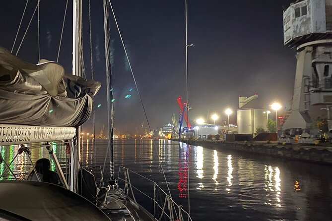 Gdansk: Scenic Evening Yacht Cruise with Welcome Drink - Westerplatte, Wisłoujście Fortress, and the Bay of Gdańsk Decision