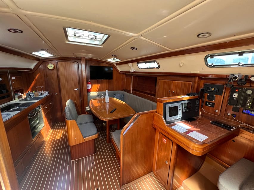 Golden Hour on Elegant Yacht: Sunset Tour in Lagos, Algarve - Who this Lagos sunset yacht suits best
