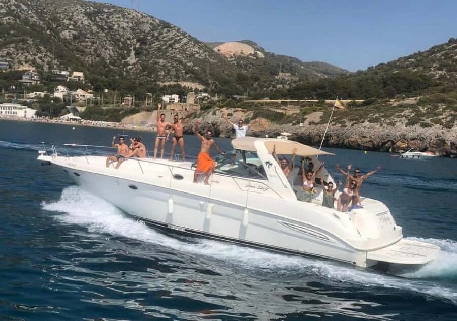 Gran Canaria: Shared yacht trip with drinks, lunch, and snorkeling - Cruise time: heading offshore at a steady, comfortable pace