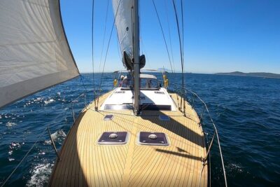 Half day charter on private sailing yacht in Gibraltar - Meeting at Queensway Quay: easy start, good location for before-and-after