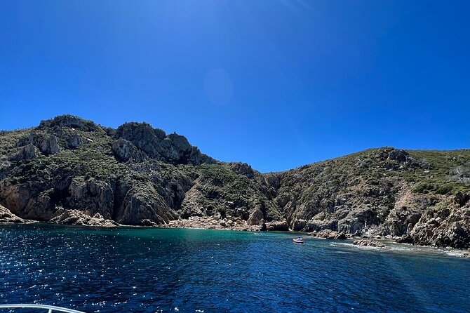 Half Day Private Yacht Charter on our Pershing 40 in Saint Tropez - Snacks, soft drinks, snorkel gear, and those small comfort details