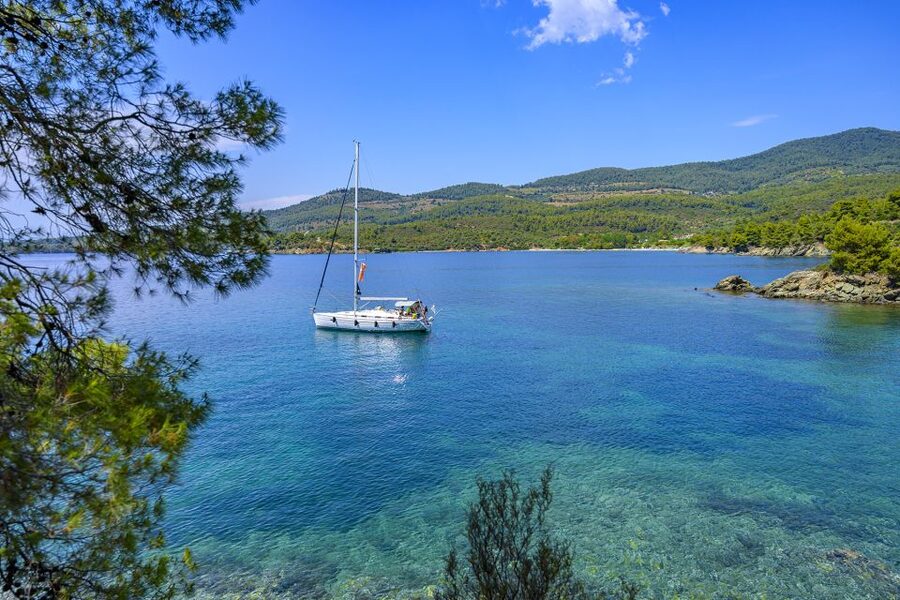 Halkidiki: Private Sailing Yacht Cruise Swim in Blue Waters - Snorkeling in Crystal Water: What Actually Makes It Good