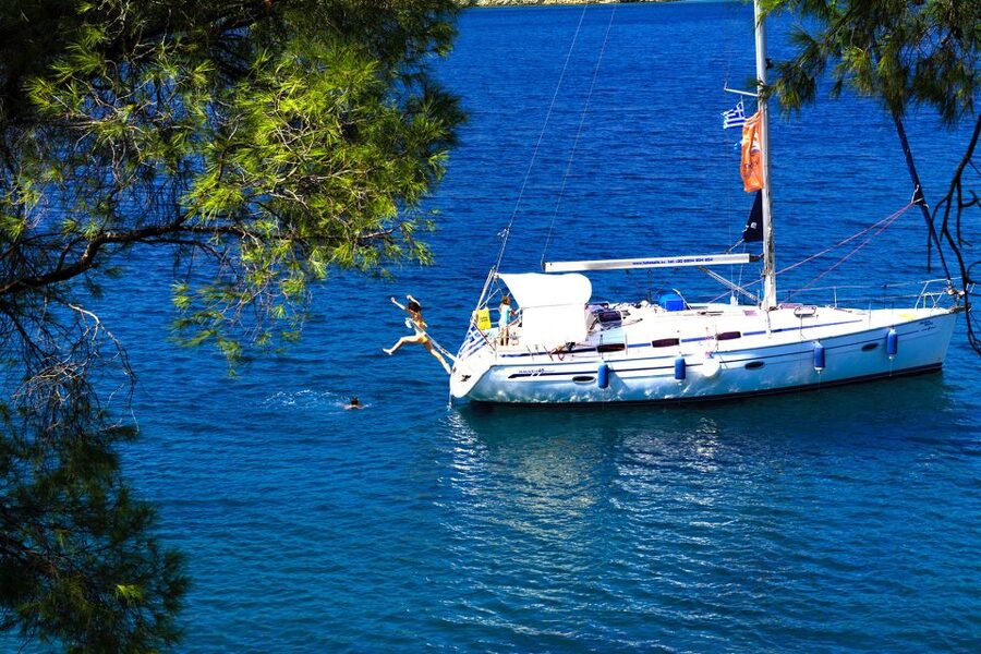 Halkidiki: Private Sailing Yacht Cruise Swim in Blue Waters - Life Afloat on a Bavaria 40: Comfort, WiFi, and Music at Sea