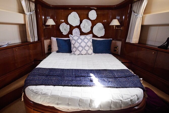 Heather Nikki 80 ft Italian Azimut Yacht Rental - Food and Drinks: How the Menu Works for Dietary Needs