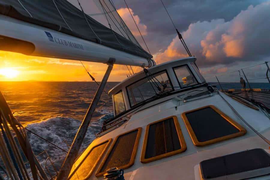 Hobart: Luxury Yacht Scenic Sailing Tour with Snacks - Key Points You’ll Feel Right Away