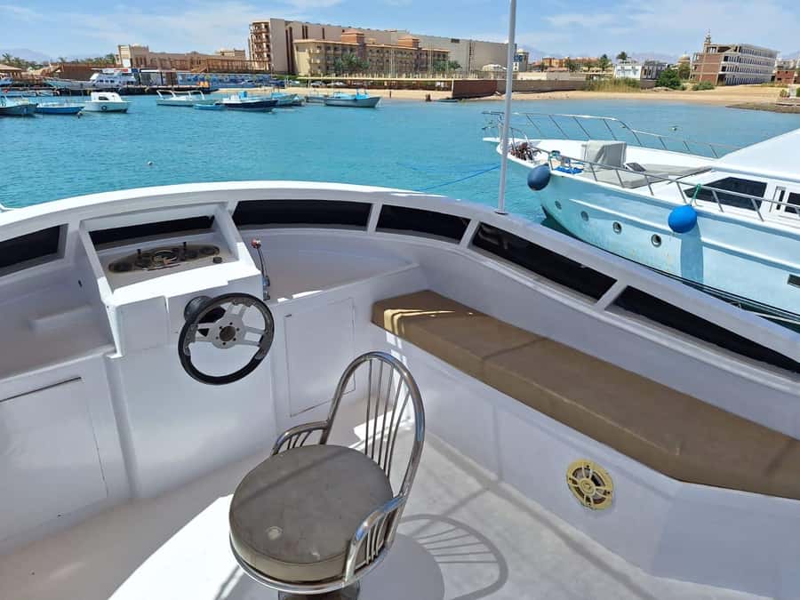 Hurghada: Elegance Yacht Cruise To Orange bay Island W lunch - Crew, vibe, and the little details that make it feel cared for