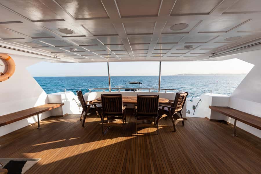 Hurghada: Luxury Private Yacht Trip with Lunch & Activities - Lunch on board: seafood BBQ, juices, and salads that actually work