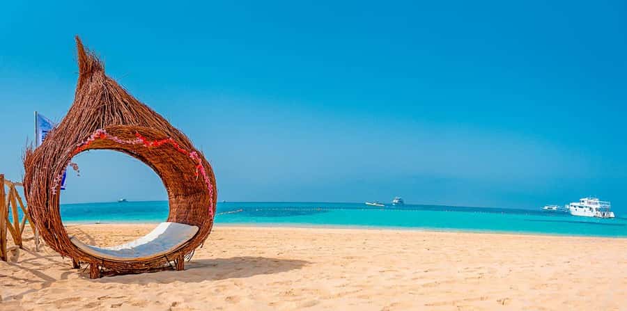 Hurghada: Paradise Island Yacht Cruise, Lunch & Snorkeling - Why Paradise Island Feels Quieter Than the Typical Red Sea Stop