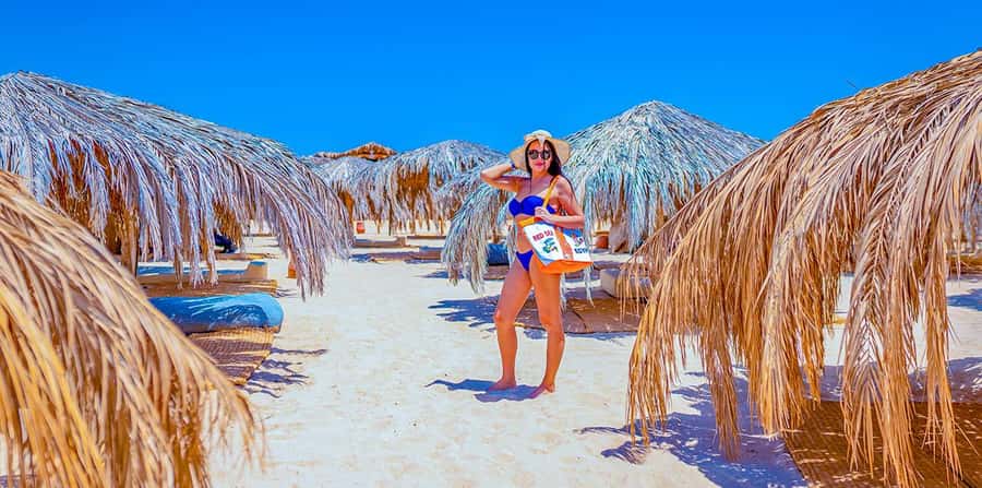 Hurghada: Paradise Island Yacht Cruise, Lunch & Snorkeling - Lunch on the Island: Buffet Breadth, Soft Drinks, and What to Expect