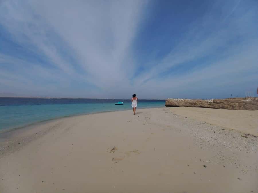 Hurghada: Yacht trip To Magawish island w Snorkeling & Lunch - Dolphin Watching: What You Can Expect (and What You Can’t Control)