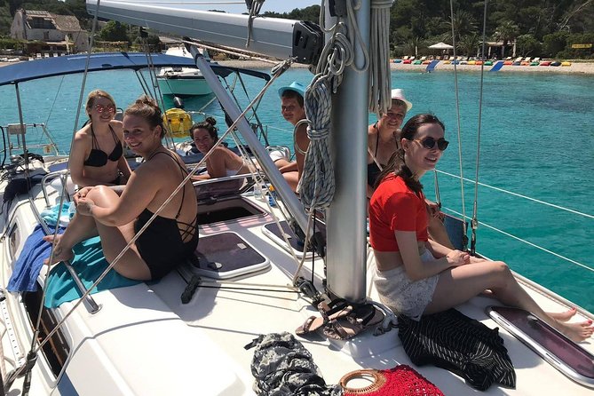 Hvar - Full Day Sail on a yacht - friendly skipper- small group - lunch optional - Mlini Beach: a romantic-feeling finale on the water