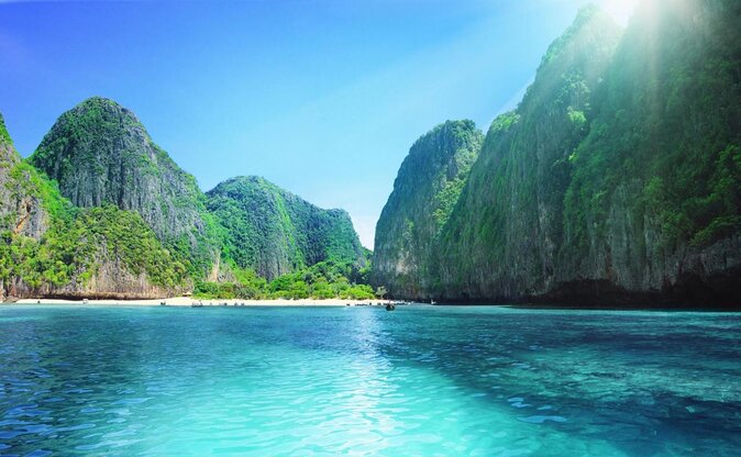 Hype Yacht : VIP Tour Phi Phi Island & Maya Bay from Phuket - Key highlights I’d plan around