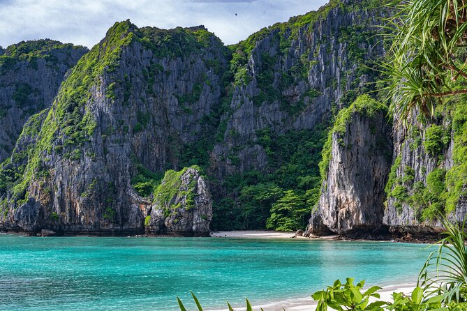 Hype Yacht : VIP Tour Phi Phi Island & Maya Bay from Phuket - The sunset section back toward Ko Phi Phi Lee