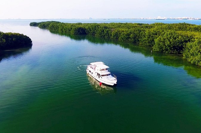 Isla Mujeres Full Day Tour on Yacht with Snorkel and Buffet - Who This Yacht Tour Suits Best (and Who Should Think Twice)